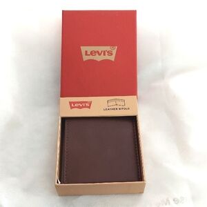 Levi's Wallet, Bifold,‎ Brown, Genuine Leather, New! Comes in Matching Box